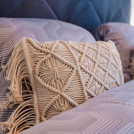 Metropolis Downtown Garage Parking Апартаменти