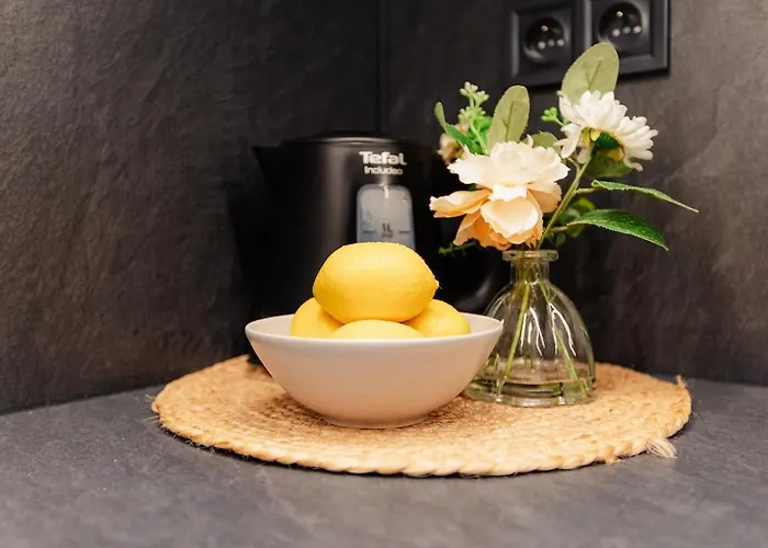 Metropolis Downtown Garage Parking Братислава