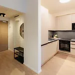 Metropolis Downtown Garage Parking Apartamento Bratislava