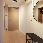 Apartment Metropolis Downtown Garage Parking